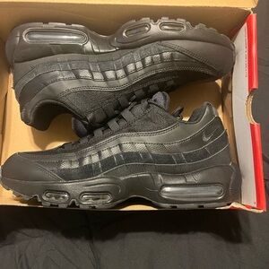 Nike Air Max 95 Essential Triple Black Sneakers . Size 10.5 men